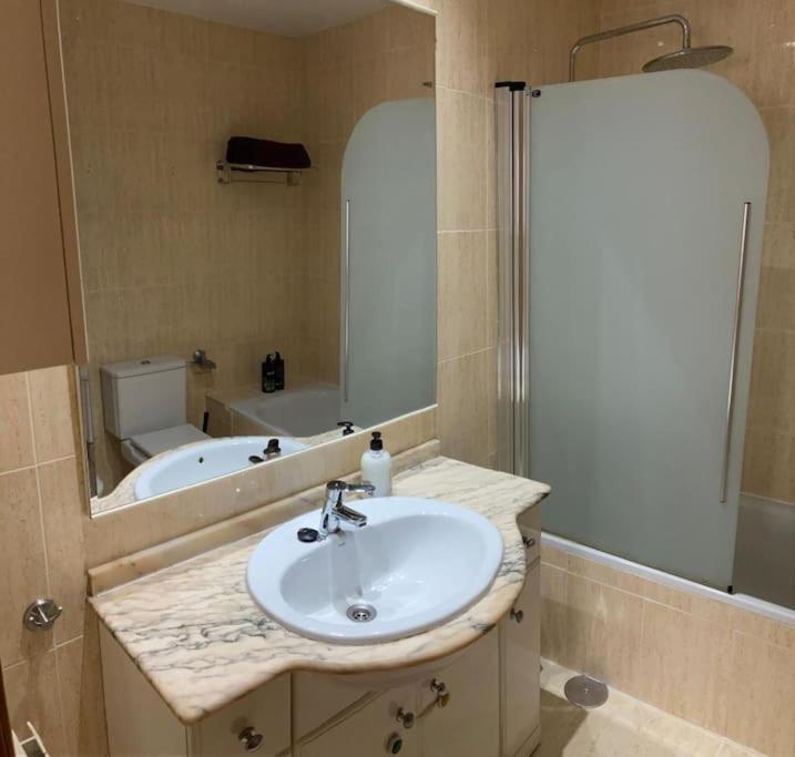 Apto 2 Habitaciones, Garaje Gratis Apartamento